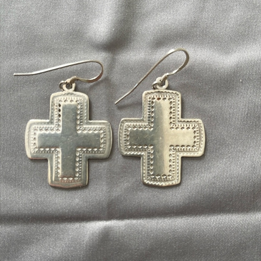 Beautiful vintage Aztec Southwestern silver fishhook earrings